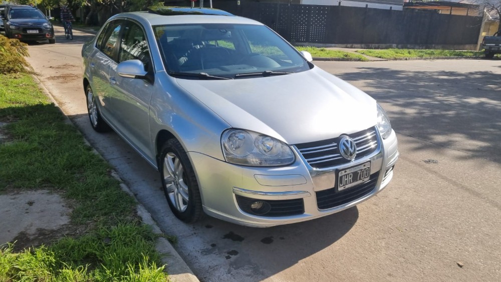Volkswagen Vento Luxury 2.5 — foto 5